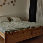 Na Kvetnej - Vlastna Zahrada, Parkovanie