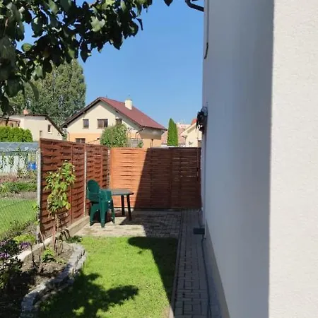Na Kvetnej - Vlastna Zahrada, Parkovanie Apartment Poprad