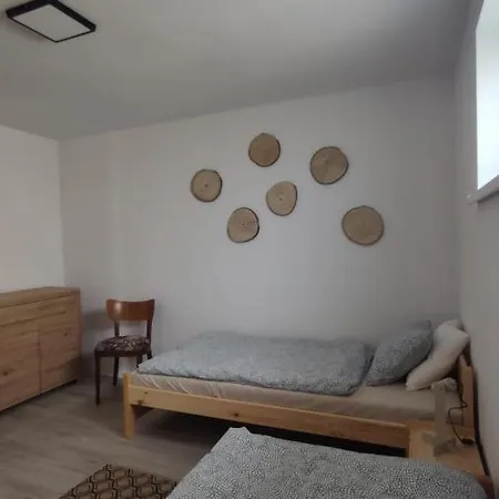 Apartmán Na Kvetnej - Vlastna Zahrada, Parkovanie Poprad