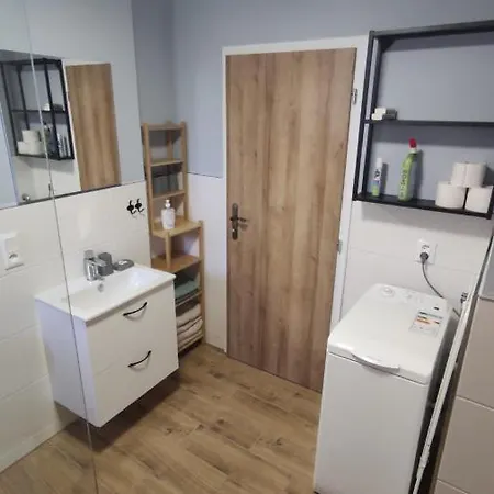 Apartmán Na Kvetnej - Vlastna Zahrada, Parkovanie