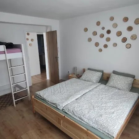 Apartmán Na Kvetnej - Vlastna Zahrada, Parkovanie Poprad