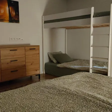 Na Kvetnej - Vlastna Zahrada, Parkovanie Apartment Poprad