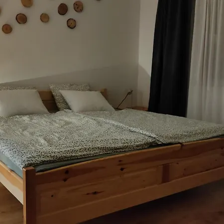 Na Kvetnej - Vlastna Zahrada, Parkovanie