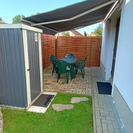 Na Kvetnej - Vlastna Zahrada, Parkovanie