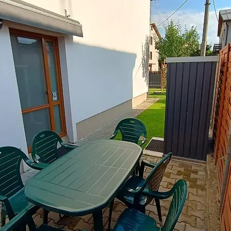 Na Kvetnej - Vlastna Zahrada, Parkovanie