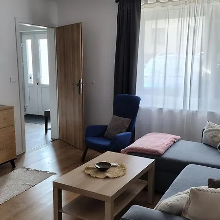 Na Kvetnej - Vlastna Zahrada, Parkovanie *