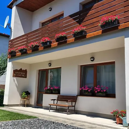 Na Kvetnej - Vlastna Zahrada, Parkovanie Apartmán Poprad